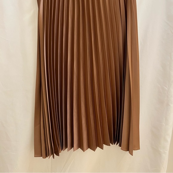 Gold Pleated Midi Skirt - Picture 10 of 10
